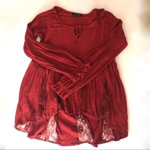 American Eagle Red Top With Lace